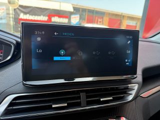 Peugeot 3008 BlueHDi 130 S&S EAT8 Active Pack